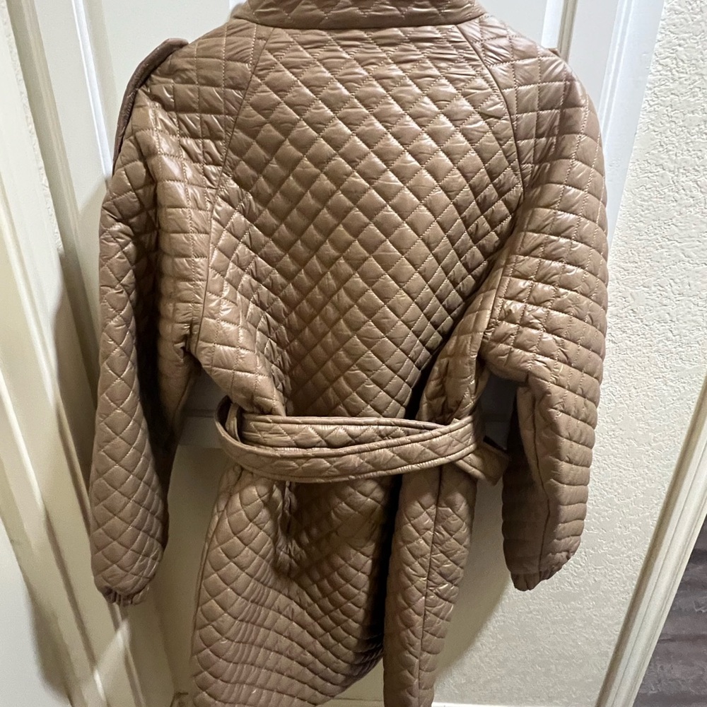 Coat - Picture 4 of 4